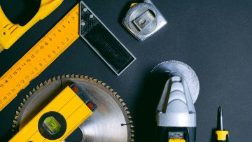 Konserwacja i prawidłowa eksploatacja pił taśmowych – jak przedłużyć ich żywotność?